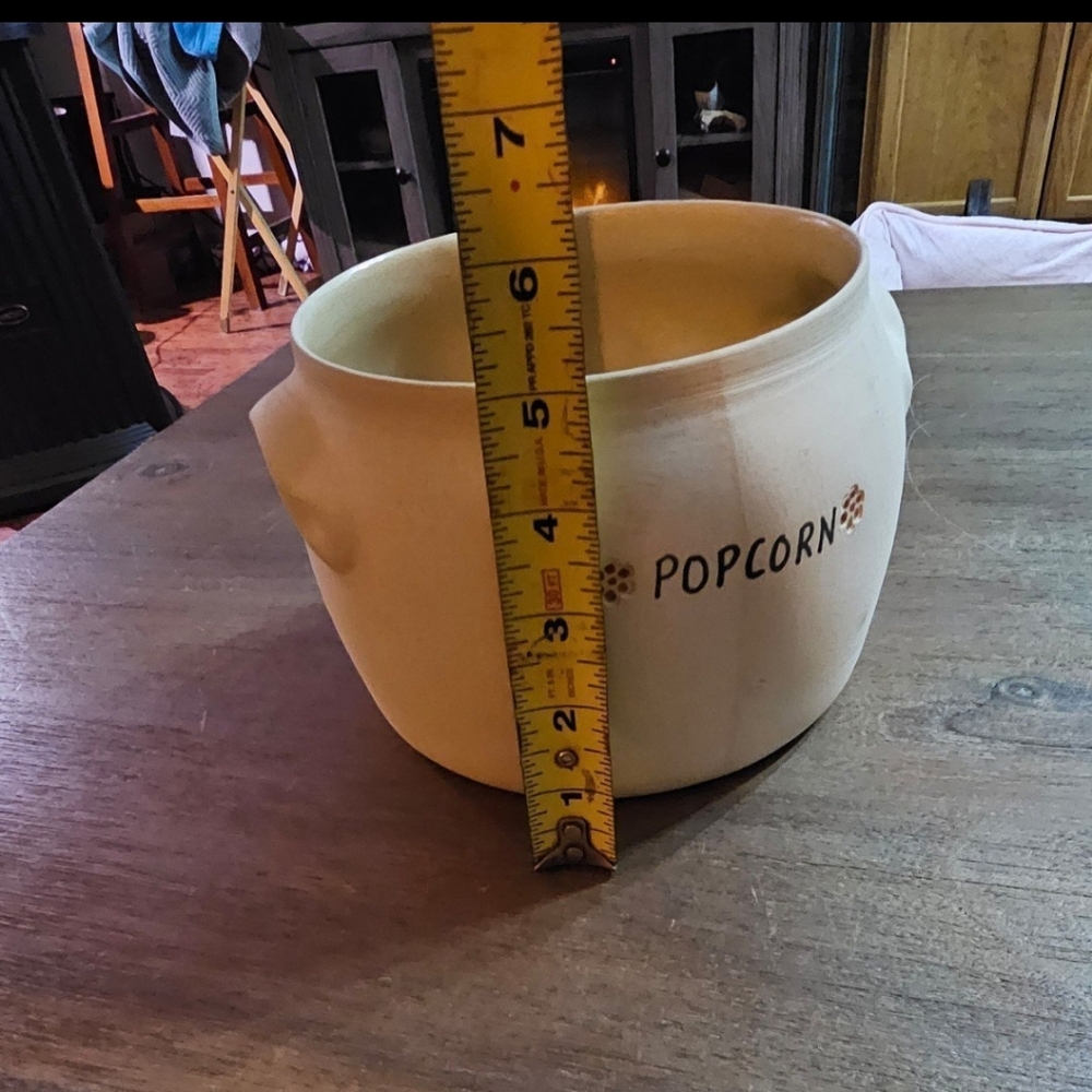 Cream Popcorn Bowl with Pig Design - Picture 2 of 7